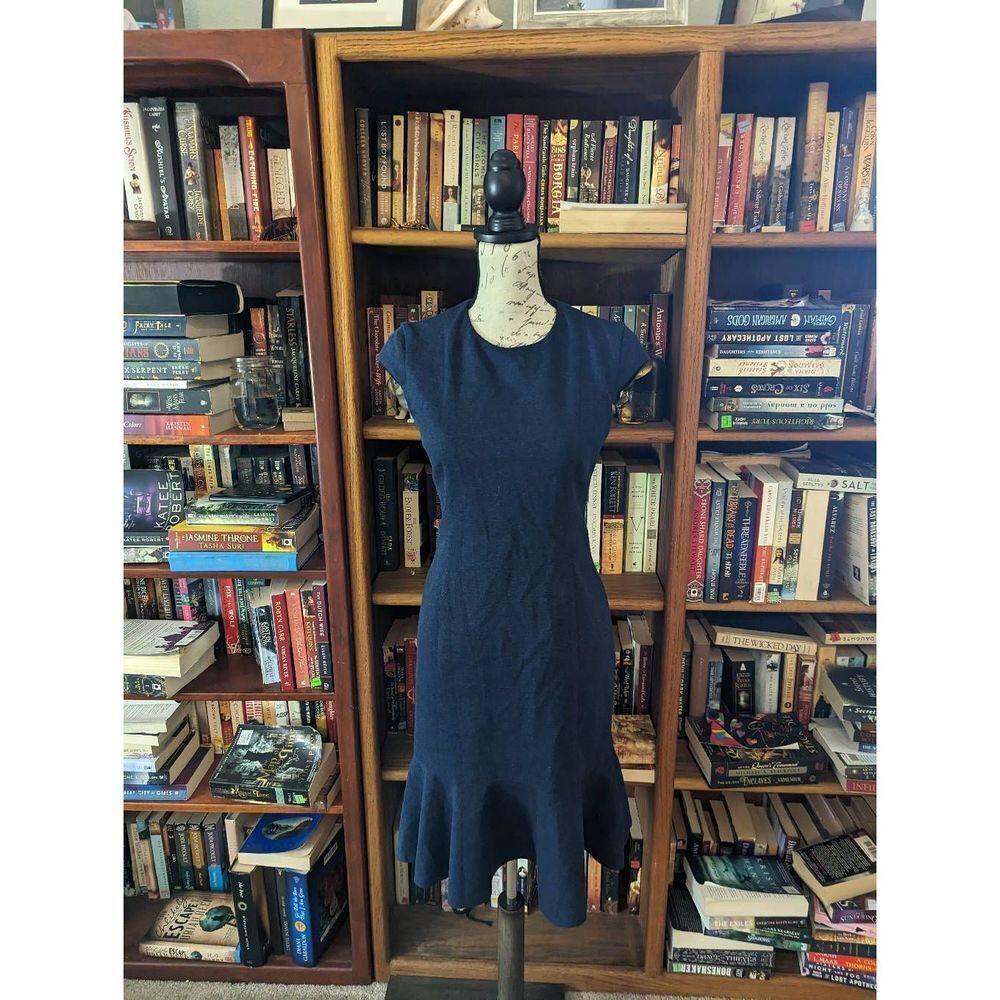 Akris Punto blue grey bodycon knit ruffled hem short sleeve